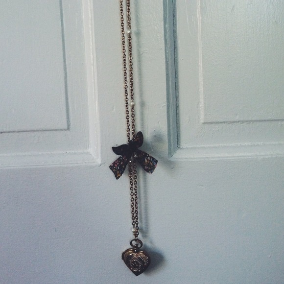 Gold Locket Necklace w/ floral bow