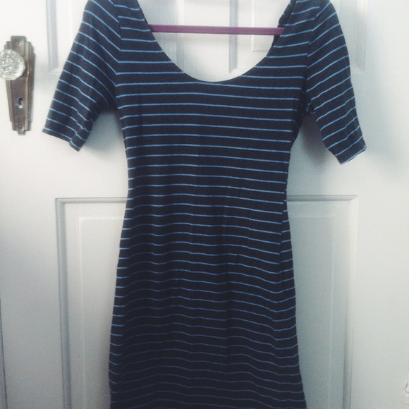 Dresses & Skirts - Scoop neck gray and blue striped fitted dress