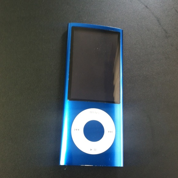 iPod nano 🎉reserved for erikajasmine🎉