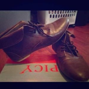 ❌Traded . Brown boots!