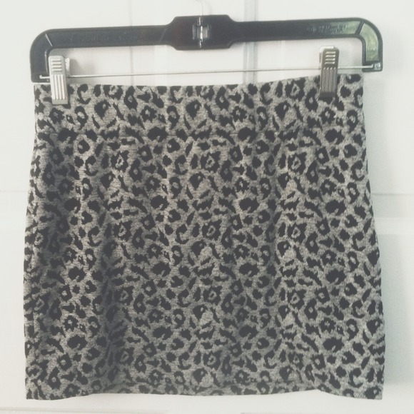 Gray and black cheetah print mini skirt