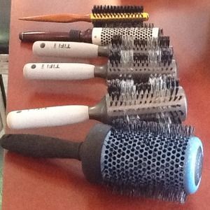 3 white salon brushes, for 8.00