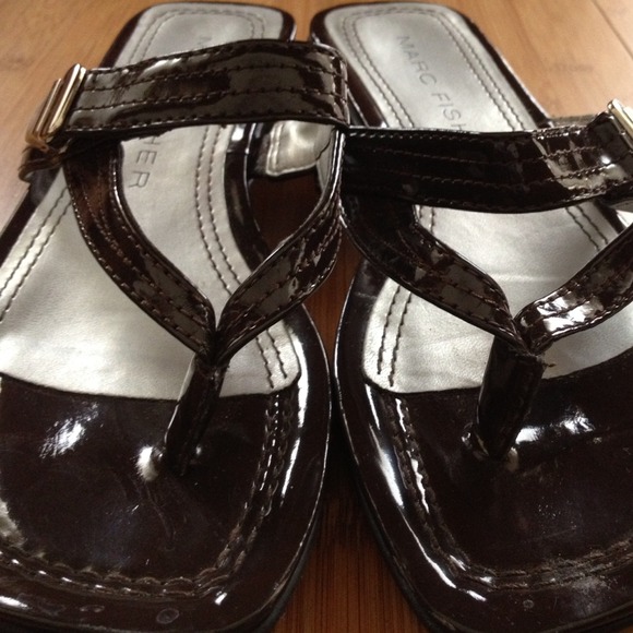 Marc Fisher Comfy Casual Sandal - Picture 3 of 3