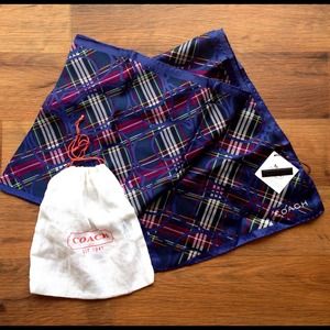 💜 Large Coach scarf 💜