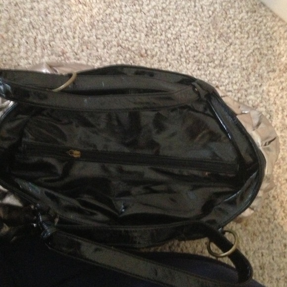 Large silver purse - Picture 2 of 3