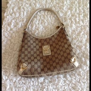 Gucci Abbey hobo ON HOLD