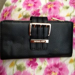 Authentic MICHAEL KORS WALLET