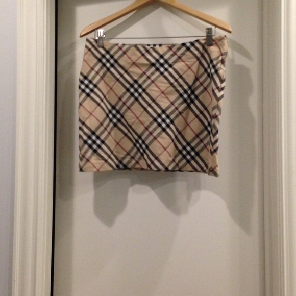 Burberry skirt