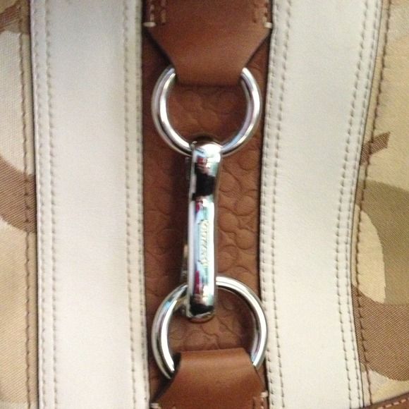 Authentic Coach purse!! Reduced item 👜!!!! - Picture 3 of 4
