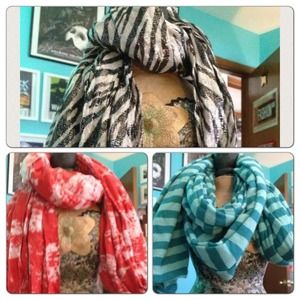 Scarf bundle!! 🎀 Three different scarfs!💗