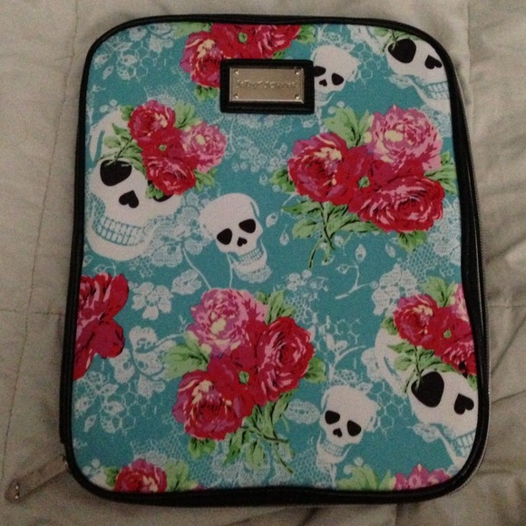 🚫🚫 HOLD 🚫🚫Betsey johnson ipad case