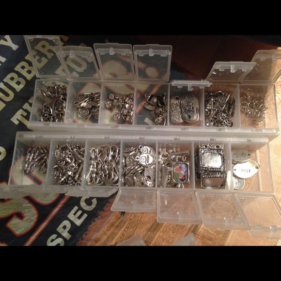 ❤SOLD❤Assorted beads for jewelry making. - Picture 2 of 3