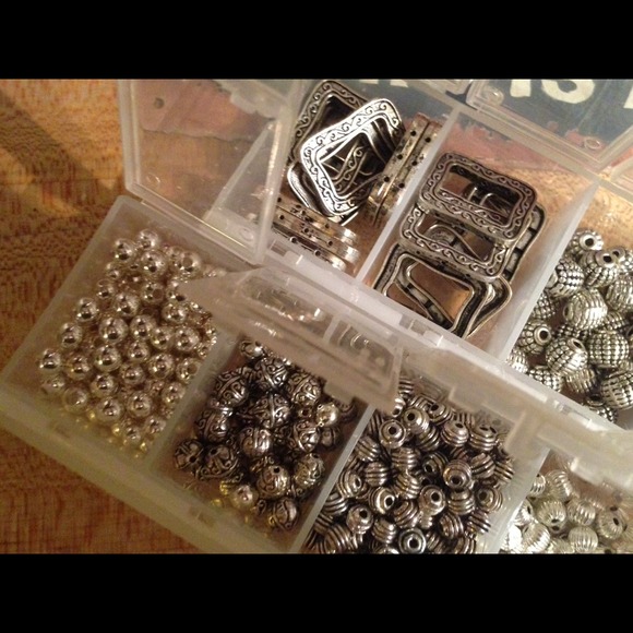 ❤SOLD❤Assorted beads for jewelry making. - Picture 3 of 3