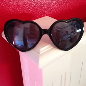 Ezekiel Heart Shaped Sunglasses