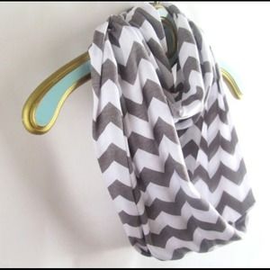 Gray zig zag scarf