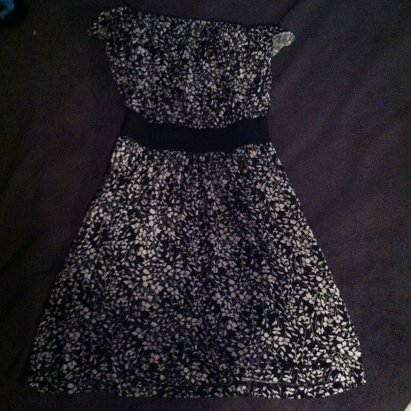 Black and white strapless dress