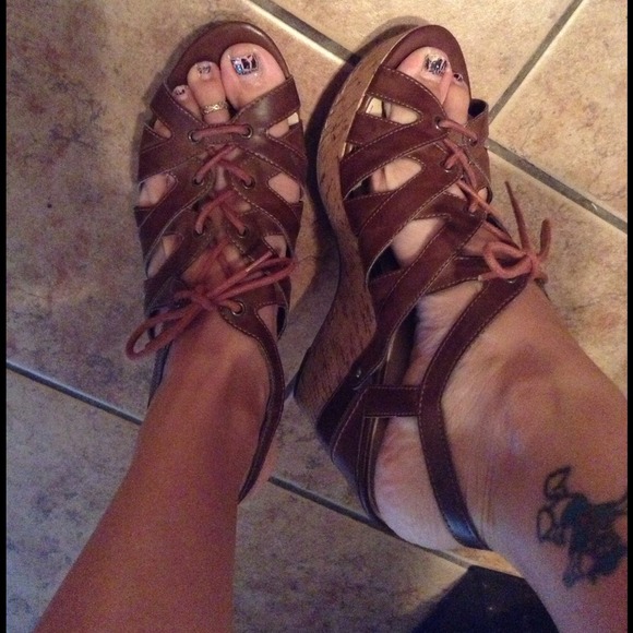 Guess platform shoes size 10 brown