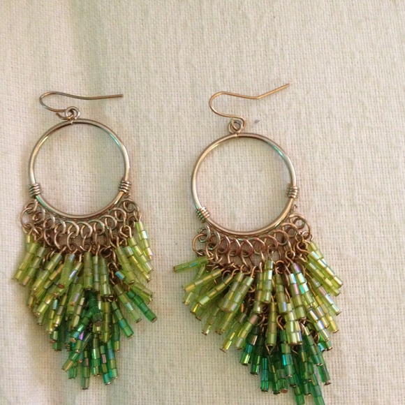 Green dangle earrings!💚 - Picture 2 of 2