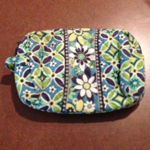 Vera Bradley makeup bag - Picture 1 of 2