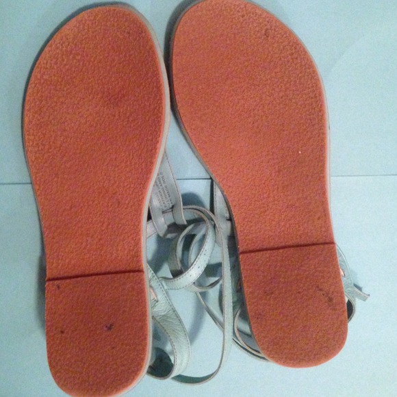 PRICE CUT Adorable Steve Madden Sandals - Picture 4 of 4