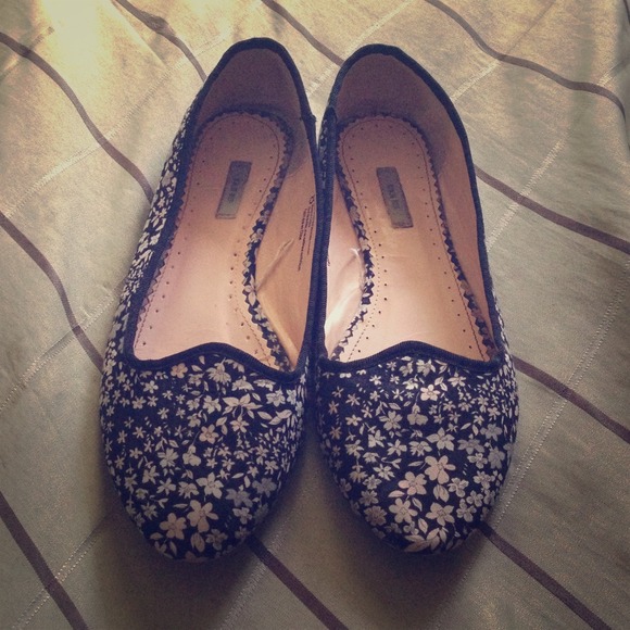 Urban Outfitters Shoes - 🚫BUNDLED🚫Floral UO loafer flats