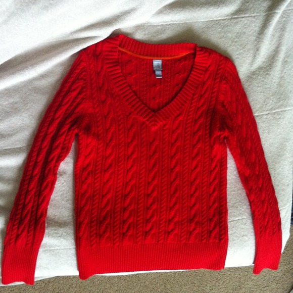 Red pull-over sweater