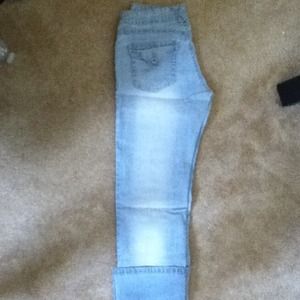 Light wash crop jeans