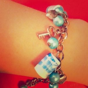 Cute blue bracelet:)