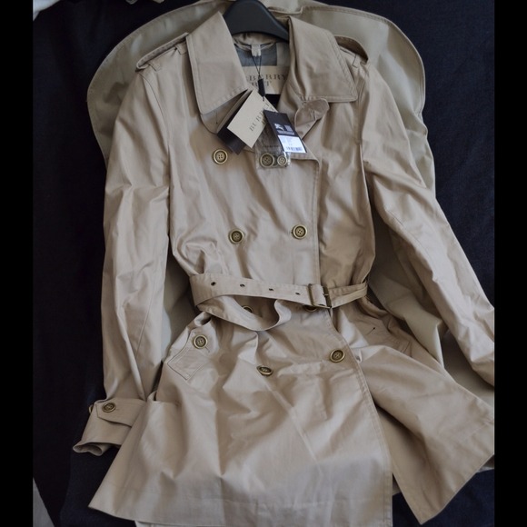 SOLD 🌸 Auth.Burberry trench coat - Picture 2 of 4
