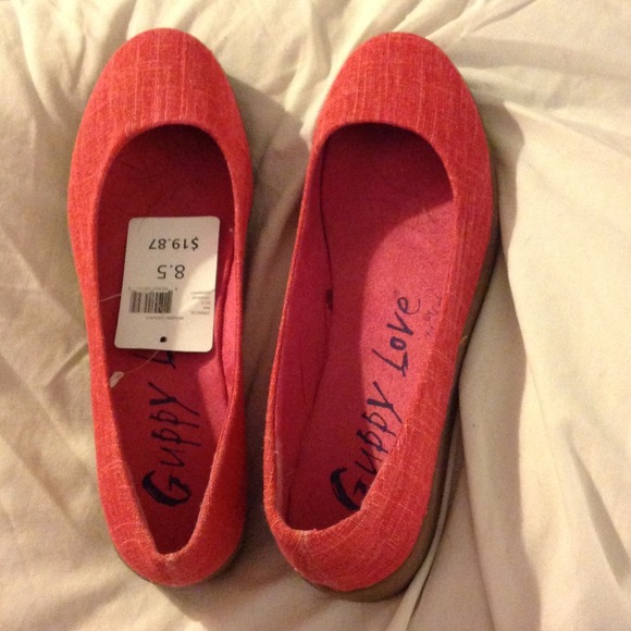 Guppy Love Blow Fish shoes(8.5), Brand new