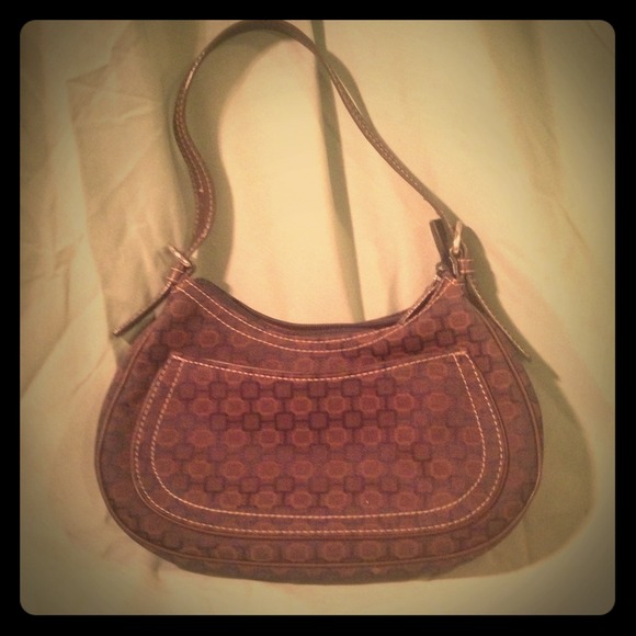 Adorable little purse from Nine West - Picture 1 of 2