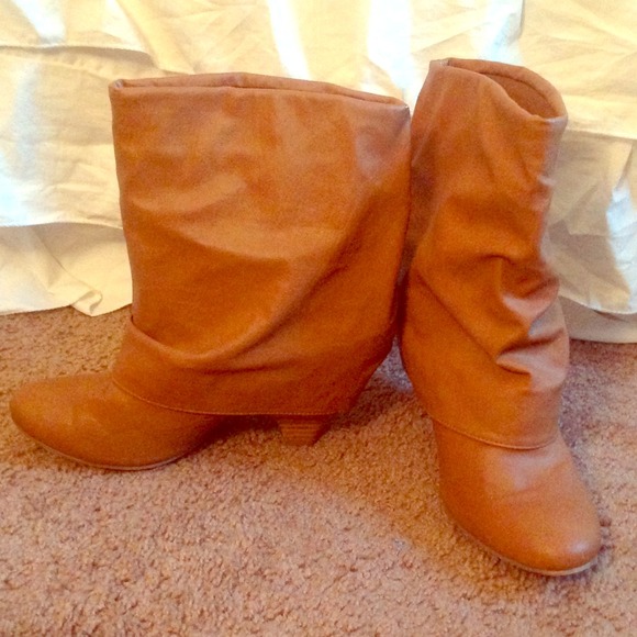 🚫SOLD🚫 Short brown slouchy boots