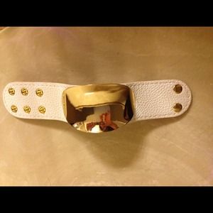 White and gold bracelet
