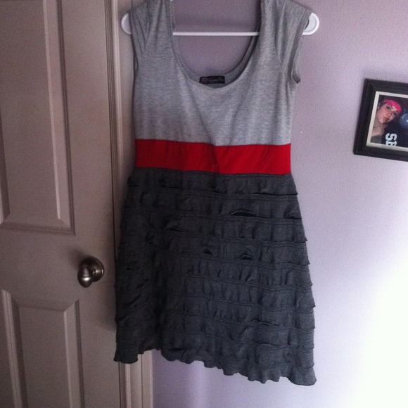 Dress - Picture 2 of 3