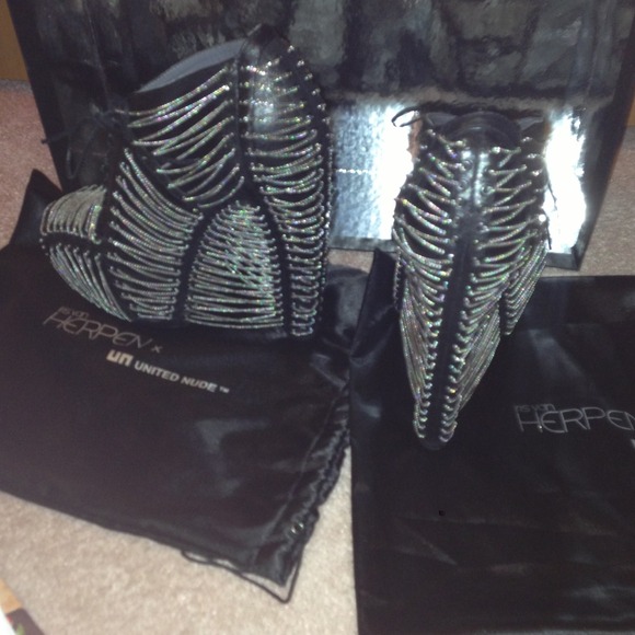 Sold Uris Van Herpen x United Nude booties - Picture 4 of 4