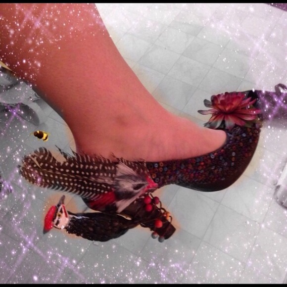 Host pick for 2-22-14 embellished shoes - Picture 4 of 4