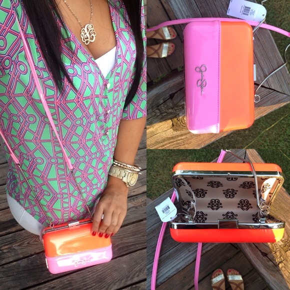 Jessica Simpson Handbags - Jessica Simpson clutch New