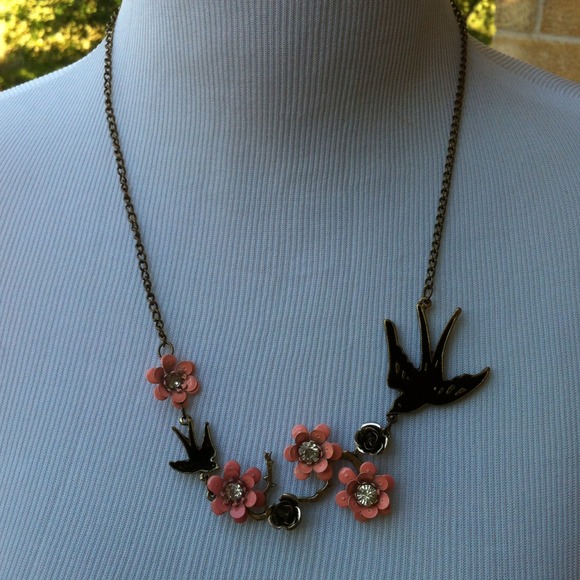 💎Host Pick💎Brand new pink flowers w/ flying bird - Picture 2 of 4