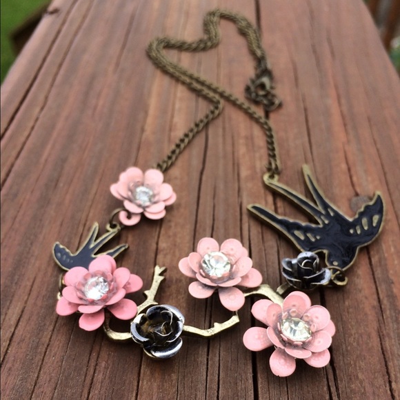 💎Host Pick💎Brand new pink flowers w/ flying bird - Picture 4 of 4