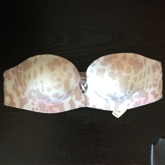 🚫🚫SOLD🚫🚫VS bombshell strapless/multi-way bra