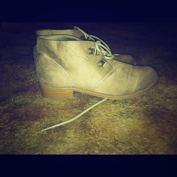 Shoes - Like new ankle boots