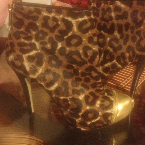 Holding for @alexprz1 Brown and Black angel boots!