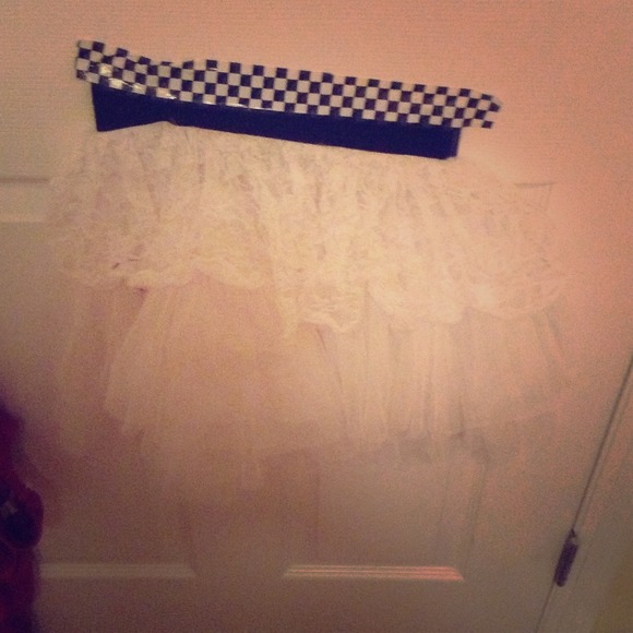 White poofy skirt