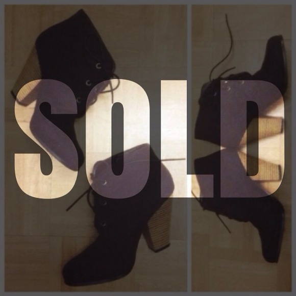 ⛔Sold on insta⛔ Black ankle Booties
