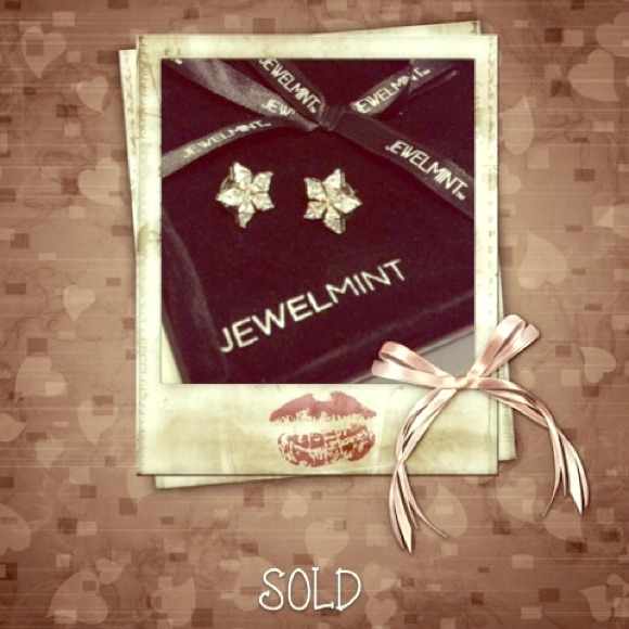 ❌SOLD❌Forever Audrey Earrings jewelmint