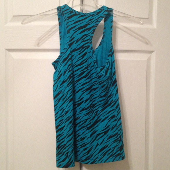 Zebra Tank - Picture 2 of 2