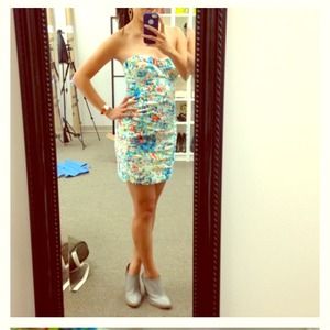 ⬇BNWT NANETTE LEPORE strapless print dress