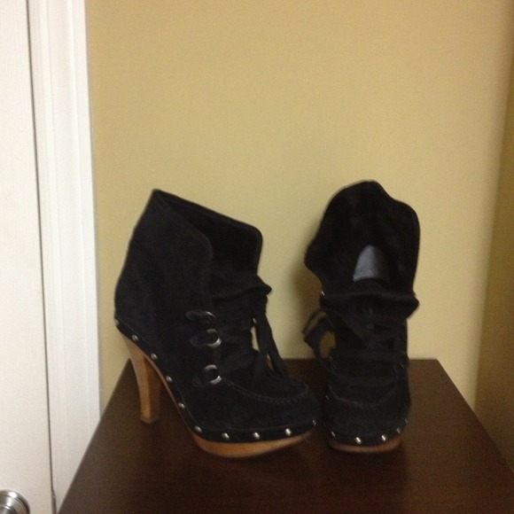 Guess booties