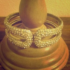 Bling bracelet! HOLD!