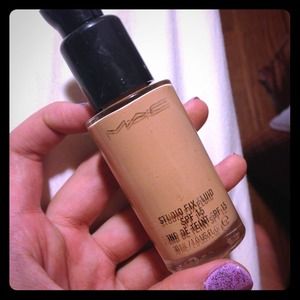 MAC studio fix fluid foundation in NW25